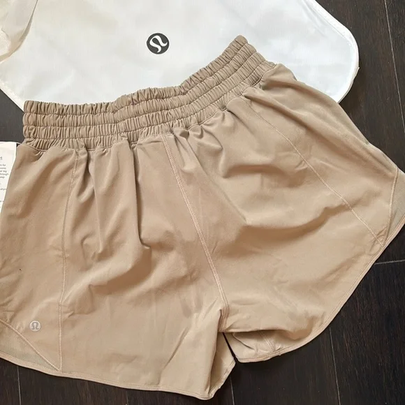 LULULEMON HOTTY HOT HR SHORTS 4” in SHEER OAK SZ 6 NWT - Picture 4 of 6